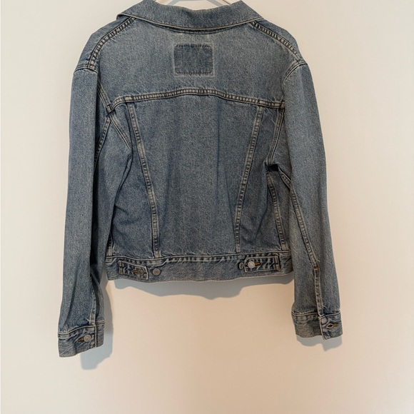 Vintage Levi’s Relaxed Denim Trucker Jacket - Picture 3 of 6